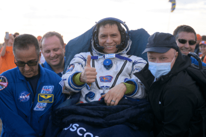 Astronaut Sets U.s. Record For The Single Longest Space Journey