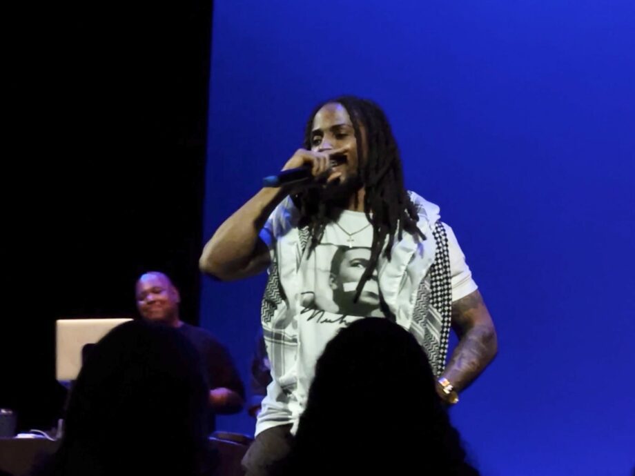 Grammy Nominated Artist Charms Crowd In Musical Performance At Bhm Keynote