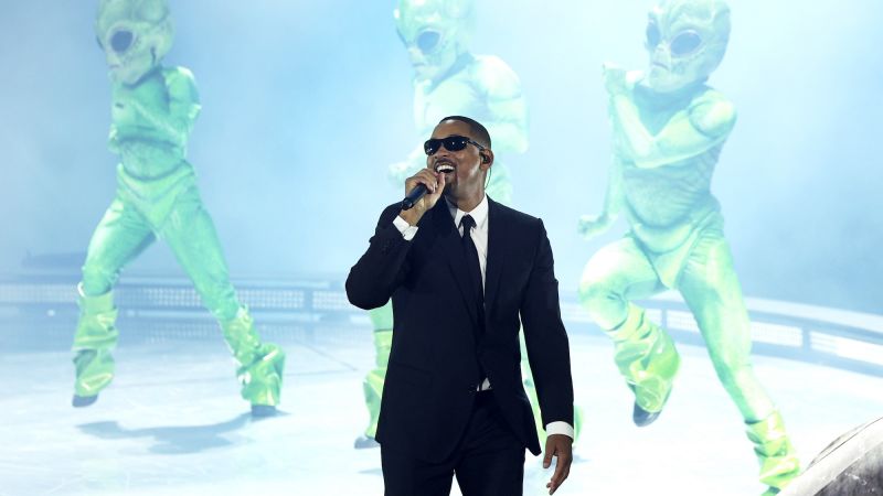 Will Smith Surprises Coachella With ‘men In Black’ Performance